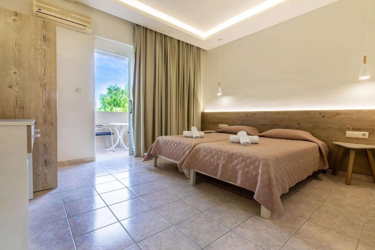 Family Room with Side Sea View